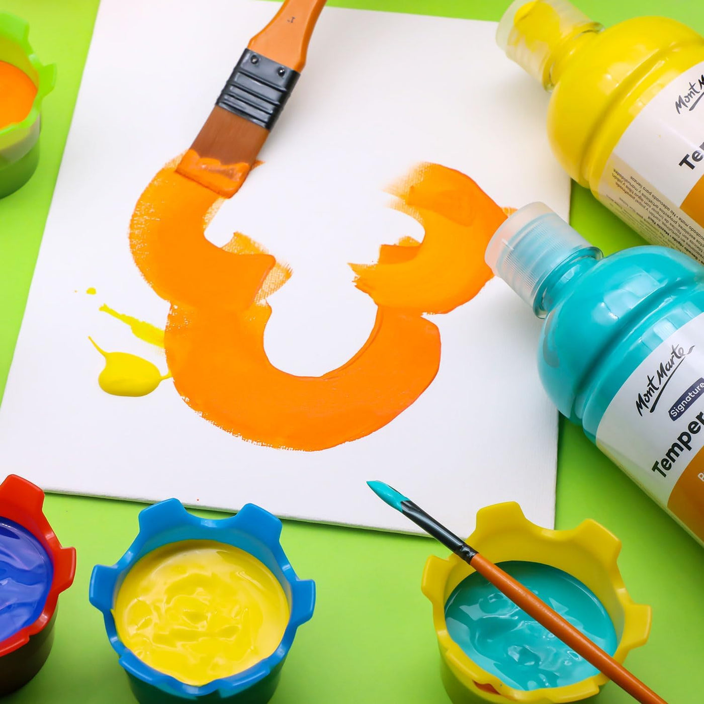 Mont Marte Tempera Paint Set 12pc x 16.9 US fl.oz (500ml), 12 Bottles of Tempera Style Kids Paint, Washable for Kids Art and Craft, Non Toxic, Easy to Clean.