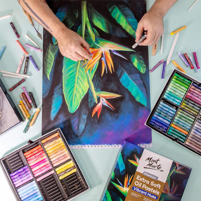 Mont Marte Extra Soft Oil Pastels Vibrant Hues Premium 120pc, Assorted Bright Colors, Vibrant, Buttery, Versatile Art Pastels for Blending, Layering & Shading, Art, Craft, Coloring and Sketching